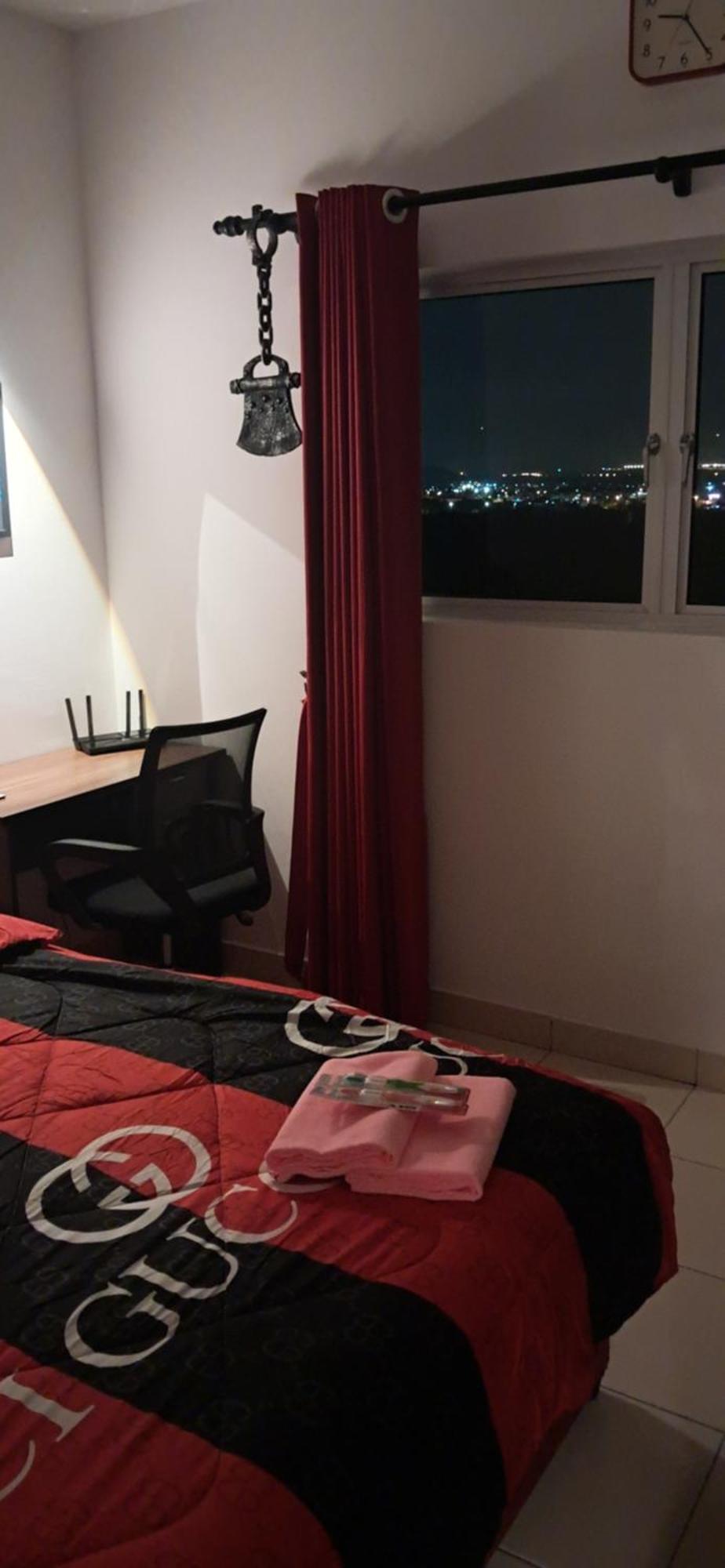 Homestay The Red Alanis *
