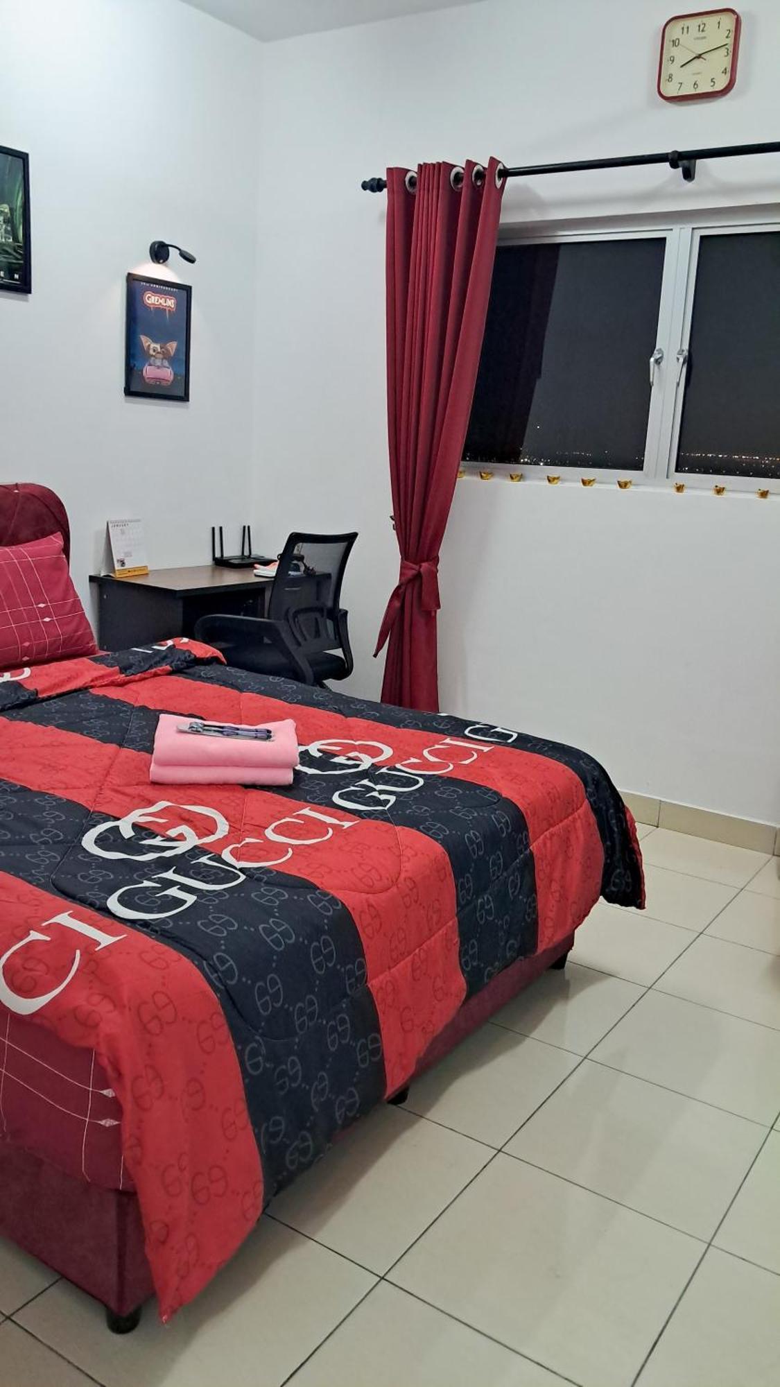 The Red Alanis Homestay Sepang